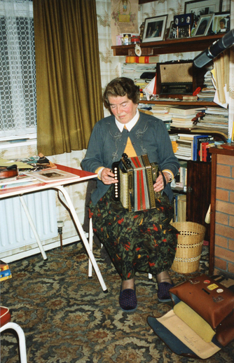 Maureen Cronin, accordion / Máire O’Keeffe