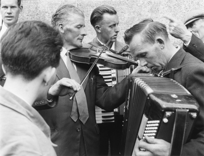 Unidentified musicians at the Fleadh Cheoil, Gorey, 1962 / Bord Fáilte