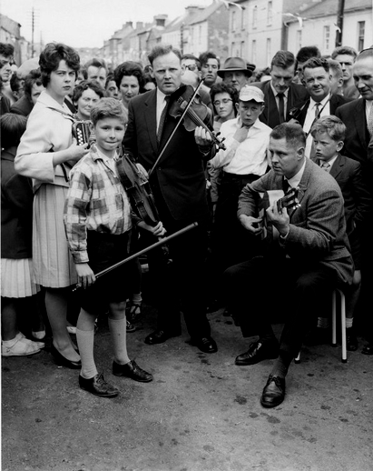 Unidentified musicians at the Fleadh Cheoil, Gorey, 1962 / Bord Fáilte