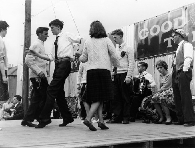 Unidentified group of dancers at the Fleadh Cheoil, Gorey, 1962 / Bord Fáilte