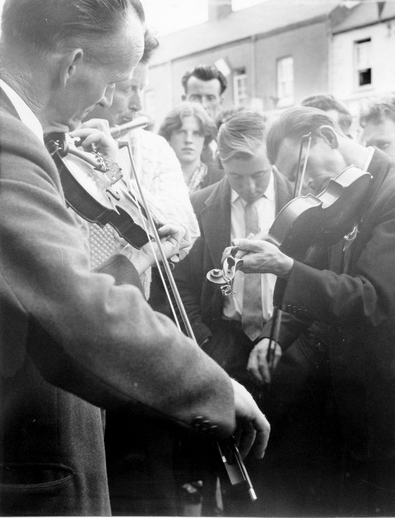 Unidentified musicians at the Fleadh Cheoil, Gorey, 1962 / Bord Fáilte