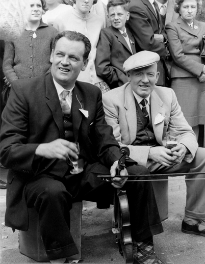Unidentified fiddler at the Fleadh Cheoil, Gorey, 1962 / Bord Fáilte