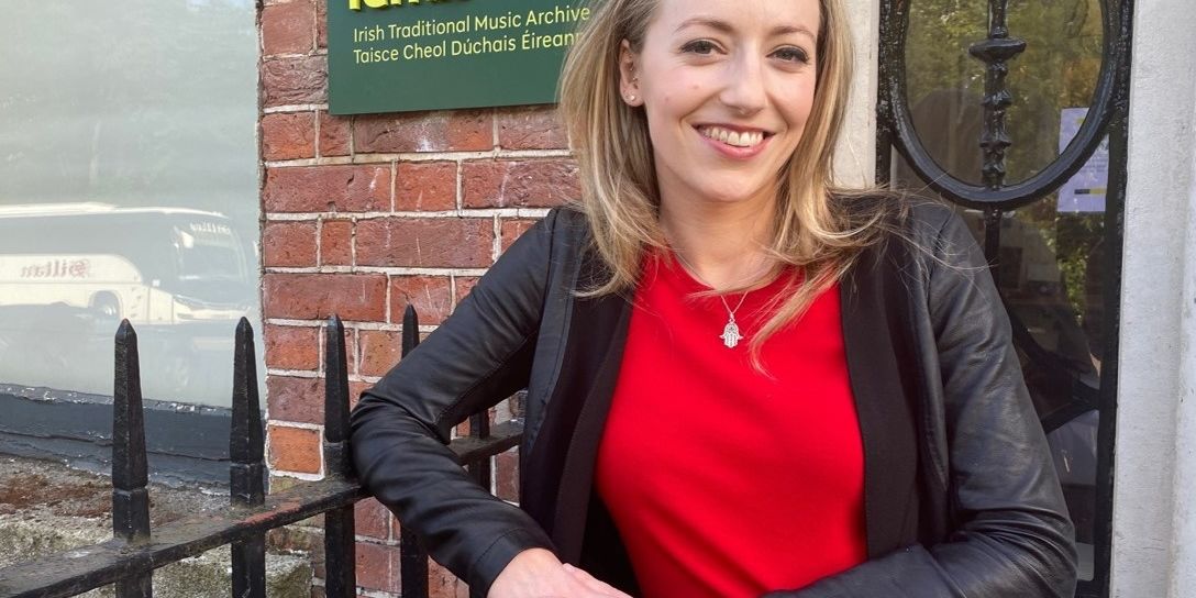 Mta Aoife Ni Bhriain Both Logos